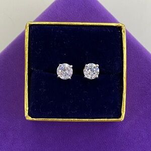 💛 Sterling Silver Brilliant Crystal Stud Earrings | Classic Everyday Sparkle